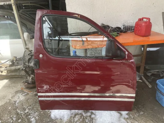 Peugeot Partner Sağ Ön Kapı çıkma parça - T-F-M OTOMOTİV Sakarya