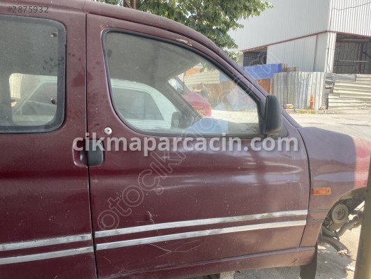 Citroen Berlingo Sağ Ön Kapı çıkma parça