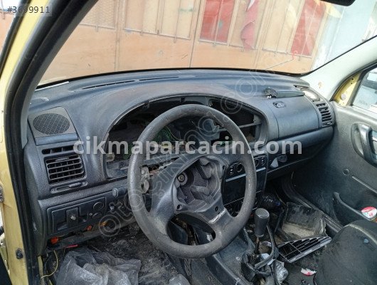 Peugeot Partner Torpido çıkma parça
