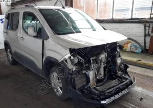Peugeot Rifter Motor Kapağı/Üst Kapak çıkma parça - CAN SANAYİ YEDEK PARÇA İstanbul