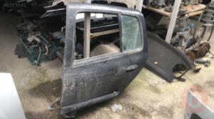 RENAULT CLIO 2 SAĞ ARKA KAPI | ÇIKMA PARÇA