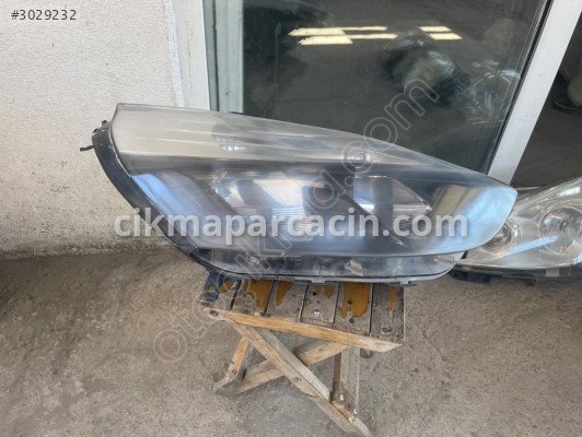 Renault Clio Sağ Ön Far çıkma parça