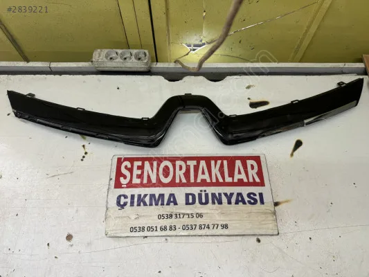 Renault Clio Ön Panjur / Izgara çıkma parça
