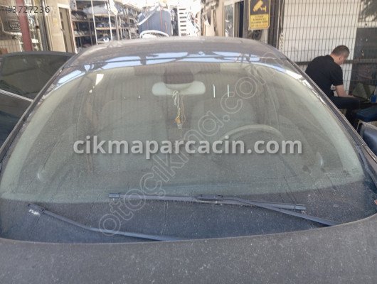 Renault Fluence Ön Cam çıkma parça