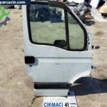 Renault Master Sağ Ön Kapı çıkma parça - ÇIKMACI 41 Kocaeli