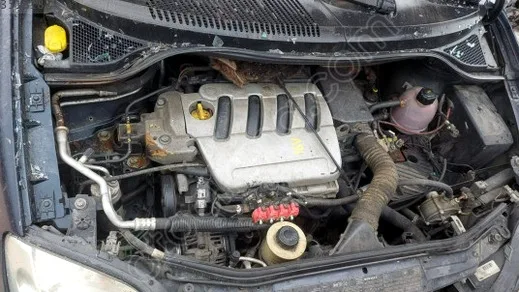 Renault 6 Motor Kapağı/Üst Kapak çıkma parça - ÇIKMACI 41 Kocaeli
