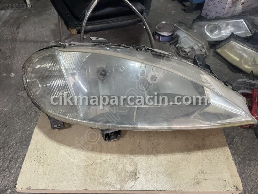 Renault Megane Far çıkma parça