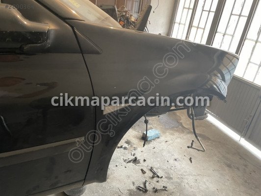 Renault Megane Çamurluk (Ön) çıkma parça
