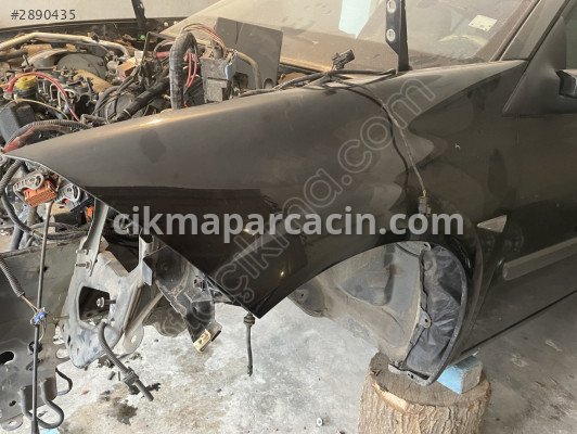 Renault Megane Çamurluk (Ön) çıkma parça