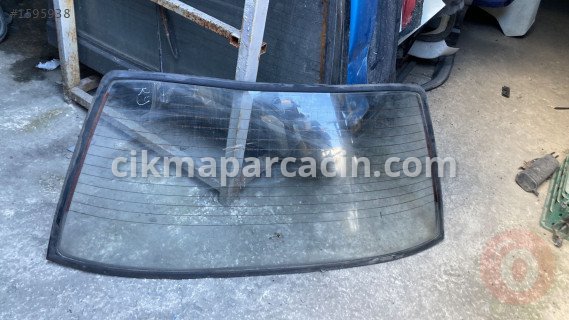 Renault R9 Arka Cam çıkma parça