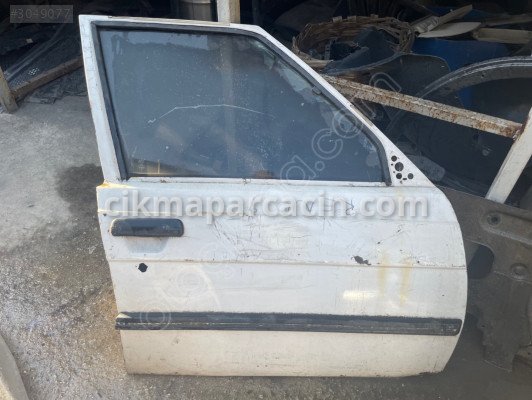 Renault R9 Sağ Ön Kapı çıkma parça
