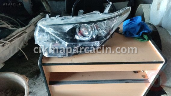 Toyota Auris Orta Konsol çıkma parça