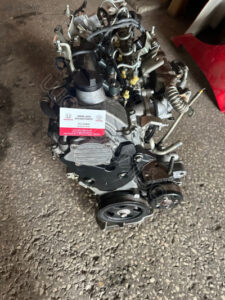 Toyota Auris dizel .komple motor