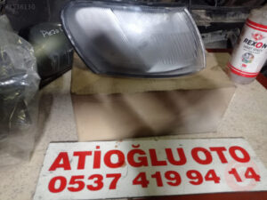 Toyota Corolla 101 Ön Sağ Sinyal Lambası Orjinal Çıkma 93-99