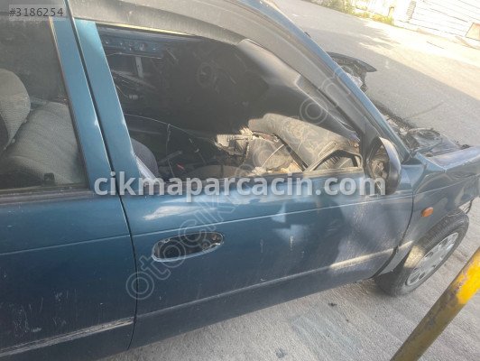 Toyota Corolla Sağ Ön Kapı çıkma parça