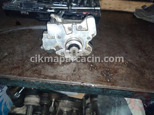 Toyota Corolla Yakıt Pompası (Depo İçi) çıkma parça