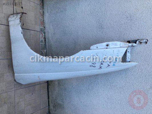 Toyota Corona Çamurluk (Ön) çıkma parça