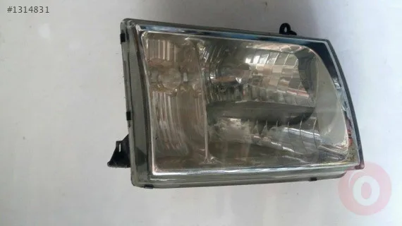 Toyota Auris Ön Panjur / Izgara çıkma parça
