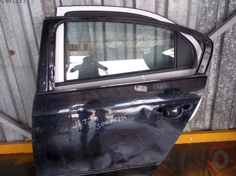 Volkswagen Jetta Sol Arka Kapı çıkma parça - ÇIKMACI 41 Kocaeli