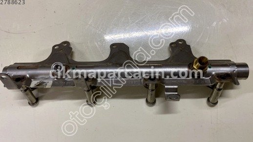 Audi A4 Radyatör Traversi çıkma parça