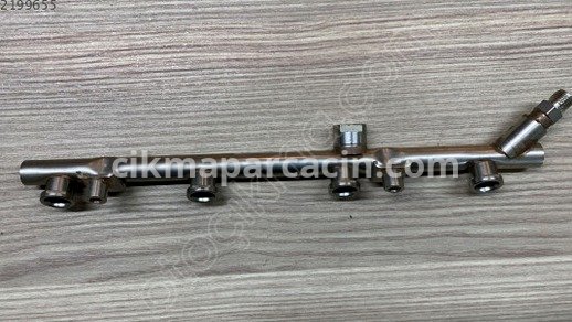 Volkswagen Passat Enjektör Kütüğü çıkma parça