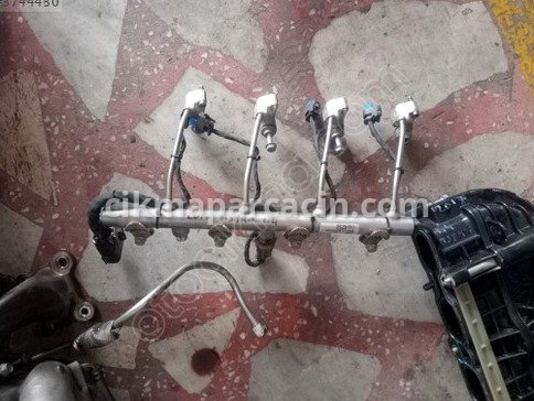 Opel Astra Enjektör Kütüğü çıkma parça