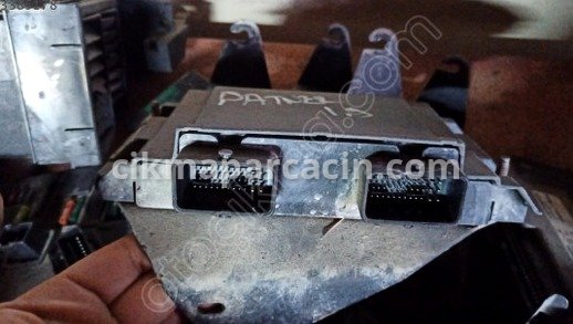 Peugeot Partner Motor Beyni çıkma parça