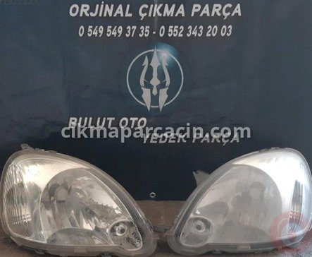 Toyota Yaris Sağ Ön Far çıkma parça