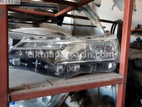 Toyota Corolla Far çıkma parça