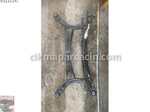 3Q0505447 passat b8 arka şasi travers | ÇIKMA PARÇA