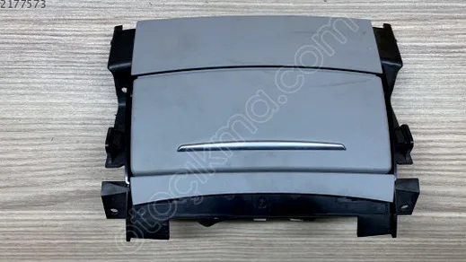 Audi A8 Çakmaklık 4H0864051B çıkma parça