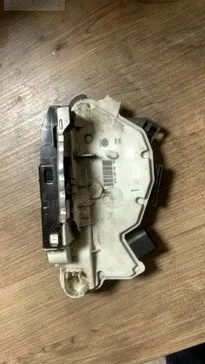 Volkswagen Scirocco Kapı Kilidi çıkma parça - Bulut Otomotiv Orjinal Çıkma ve Yedek Parça İzmir