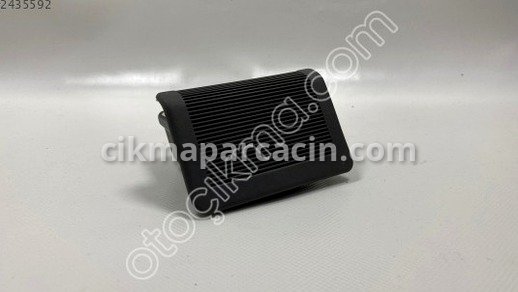 Mazda 2 Arka Çamurluk çıkma parça