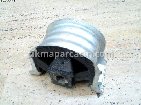 Volkswagen Transporter Motor Takozu & Kulağı çıkma parça