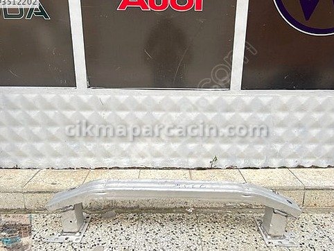 Audi Q3 Tampon Demiri çıkma parça