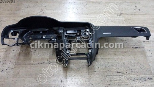 Audi A5 Torpido Kapağı çıkma parça