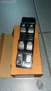 93570-2F460D8 CERATO 2007- CAM DÜĞMESİ ÖN SOL
