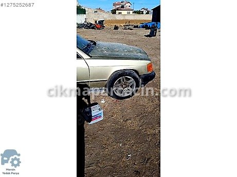 Mercedes-Benz 190 Çamurluk çıkma parça