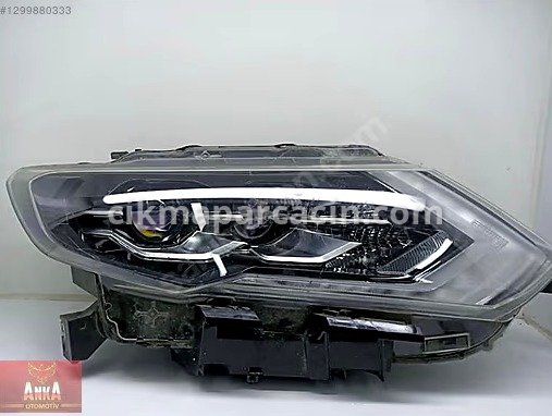 Nissan X-Trail Sağ Ön Far çıkma parça