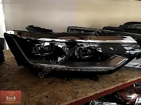 Volkswagen Passat Sağ Ön Far çıkma parça - ANKA OTO YEDEK PARÇA İzmir