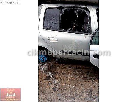 Renault Clio Sağ Arka Kapı çıkma parça