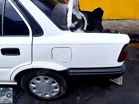 Toyota Corolla Arka Çamurluk çıkma parça