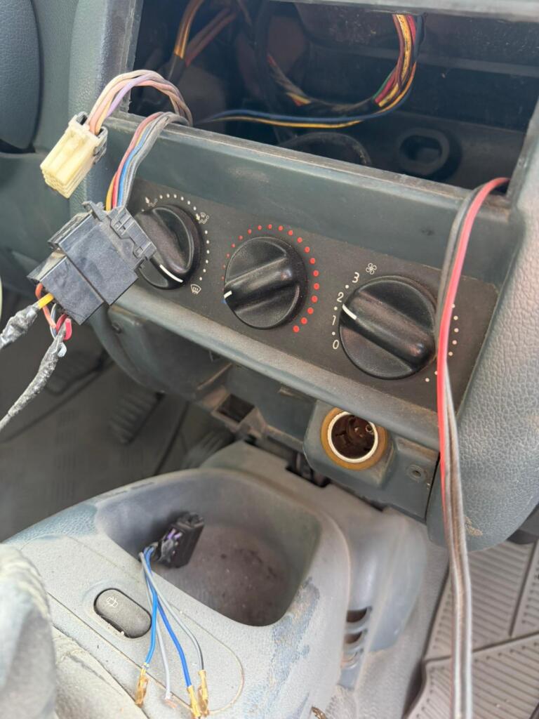 Renault Kangoo Kalorifer çıkma parça