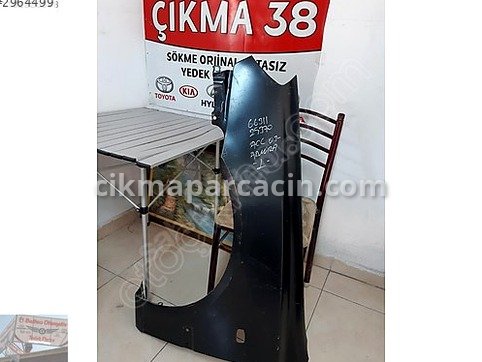 Hyundai Accent Sağ Ön Çamurluk çıkma parça