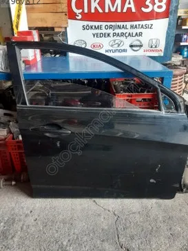 Hyundai Accent Sağ Ön Kapı çıkma parça - Baltacı Otomotiv Çıkma38 Kayseri