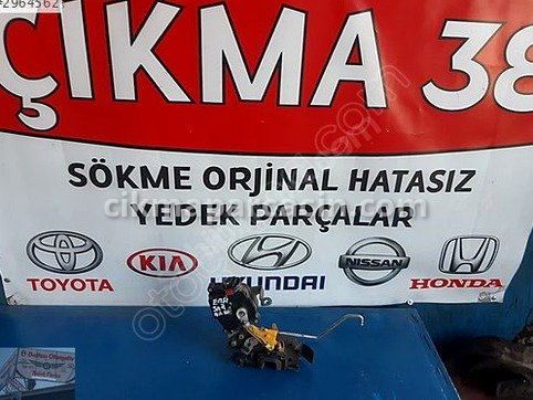 Hyundai Accent Sağ Arka Kapı Kilidi çıkma parça