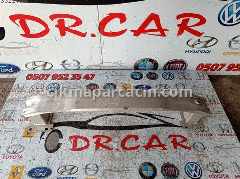 Audi A3 Ön Tampon Demiri çıkma parça