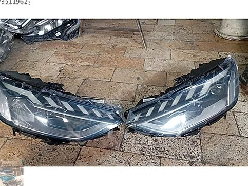 Audi A4 Sağ Ön Far çıkma parça - Bulut Otomotiv Orjinal Çıkma ve Yedek Parça İzmir