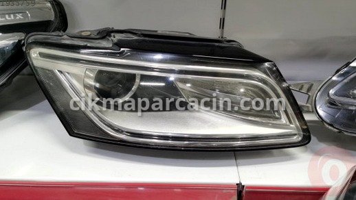 Audi Q5 Sağ Ön Far çıkma parça