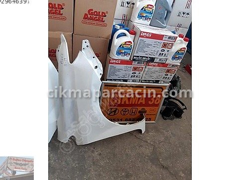 Toyota Auris Sağ Ön Çamurluk çıkma parça
